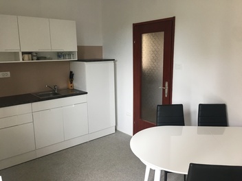 Apartma Grossi, Obala