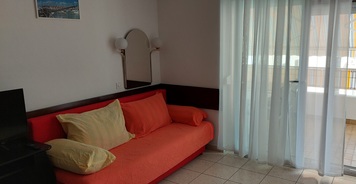 Apartma San Simon, Obala 