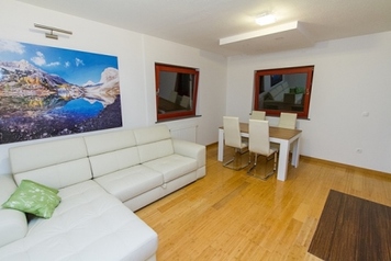 Apartmaji Bohinjskih 7, Julijske Alpe