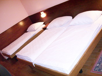 Hotel Bio, Obala
