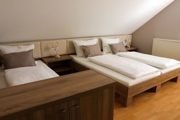 Rooms Sreš, Kranj