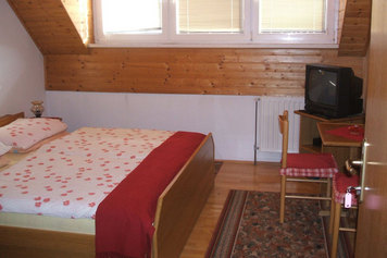 Štravs rooms, Dolenjska