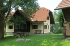 Posestvo Gradenc – počitniška hiša Žužemberk Posestvo Gradenc – počitniška hiša Žužemberk, Gradenc 3, 8360 Žužemberk