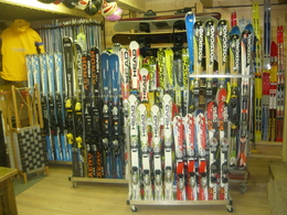 RENTING SKI, SNOWBOARD AND CROSSCOUNTRY EQUIPMENT