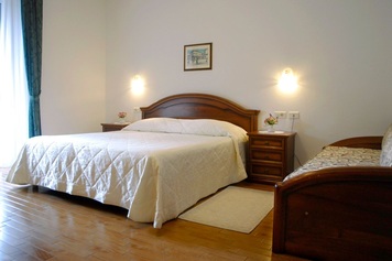Hotel Marko, Obala