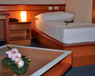 Hotel Oltra , Obala