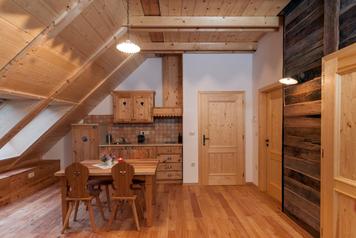 Hofgut Šenkova domačija auf Jezersko - Zimmer, Apartment, Die Julischen Alpe