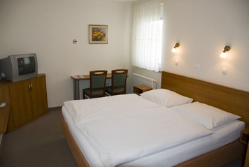 Zimmer - Gaststatte Dežman, Kranj, Sloveniaholidays.com